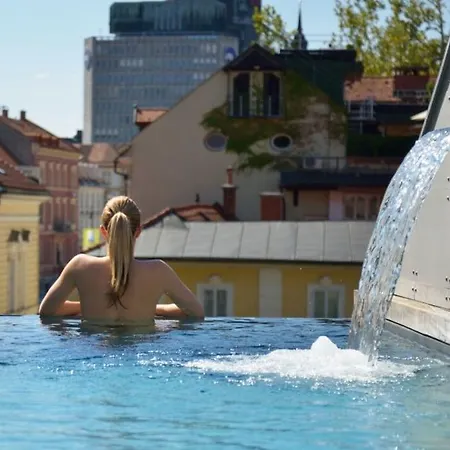 Vander Urbani - A Member Of Design