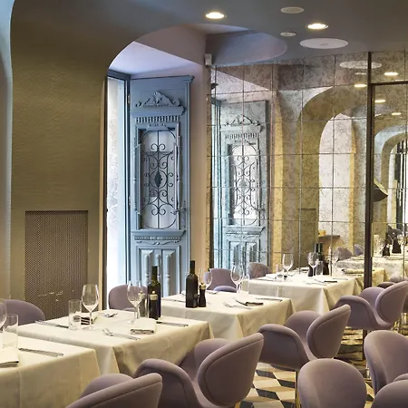 Vander Urbani - A Member Of Design