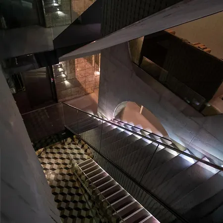 Vander Urbani - A Member Of Design Hotel 4*