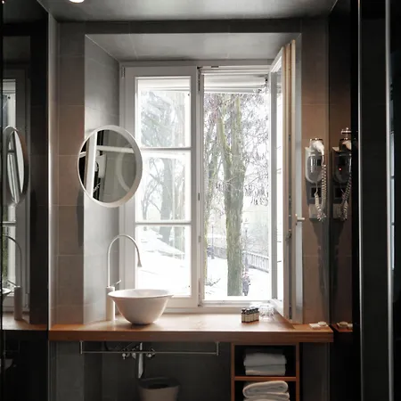 Vander Urbani - A Member Of Design