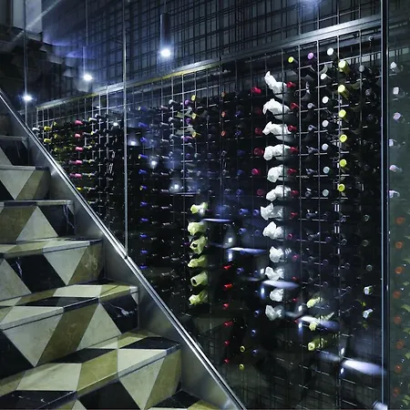 Vander Urbani - A Member Of Design Hotel 4*