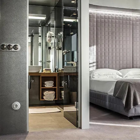 Vander Urbani - A Member Of Design Hotel 4*
