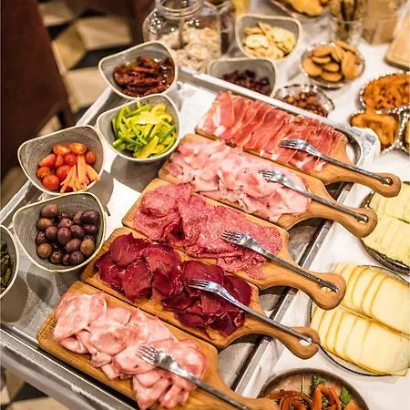 Vander Urbani - A Member Of Design Hotel 4*