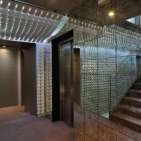 Vander Urbani - A Member Of Design Hotel 4*