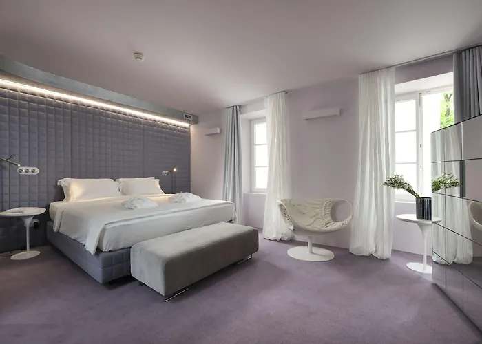 Vander Urbani - A Member Of Design Готель