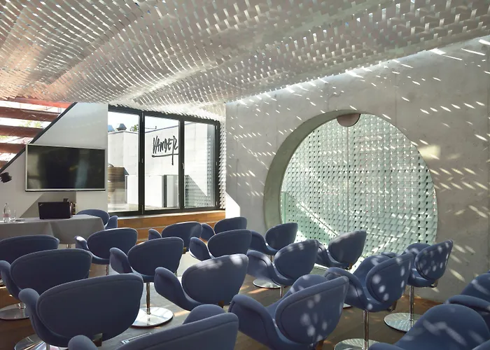 Vander Urbani - A Member Of Design Готель