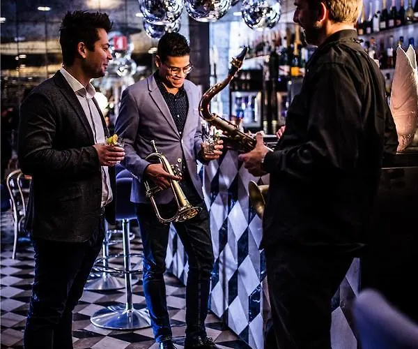 Vander Urbani - A Member Of Design