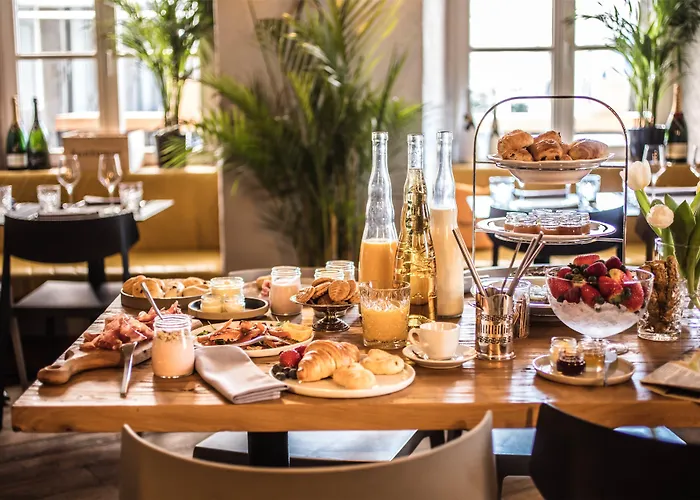 Vander Urbani - A Member Of Design